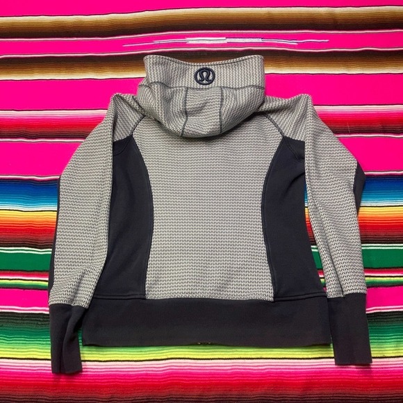 VTG Lululemon Scuba Hoodie Womens 10 Full Zip Rare Pattern Print Thumb Holes Y2K - Picture 2 of 8